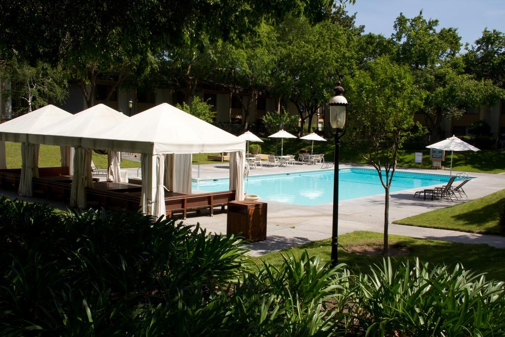 The Hotel Fresno Bagian luar foto