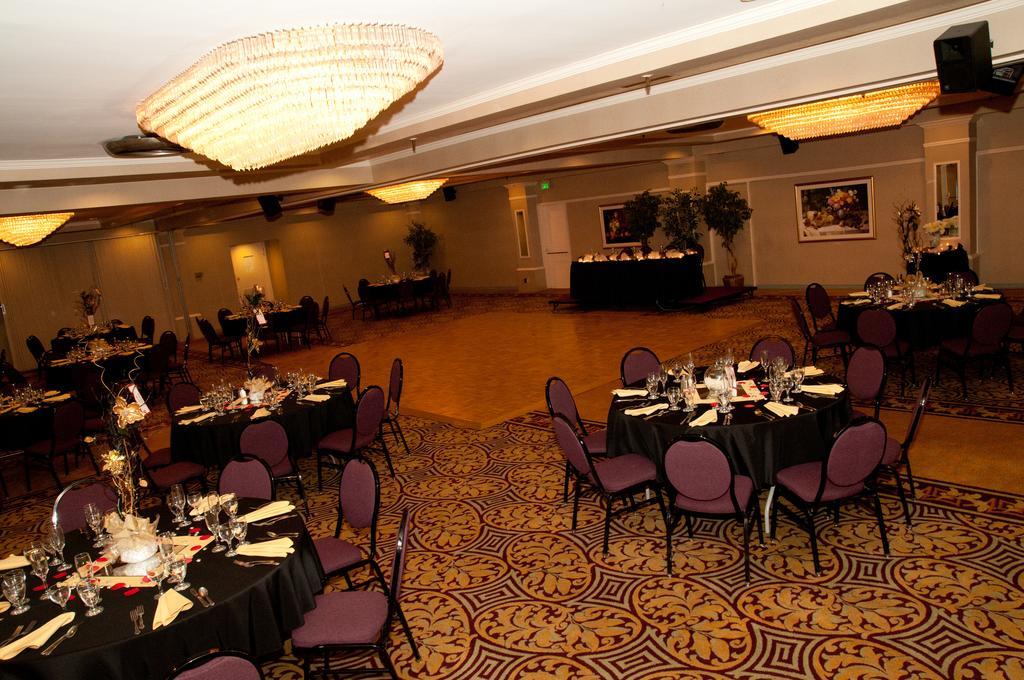 The Hotel Fresno Bagian luar foto