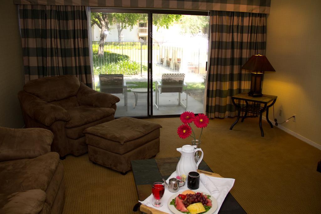The Hotel Fresno Bagian luar foto