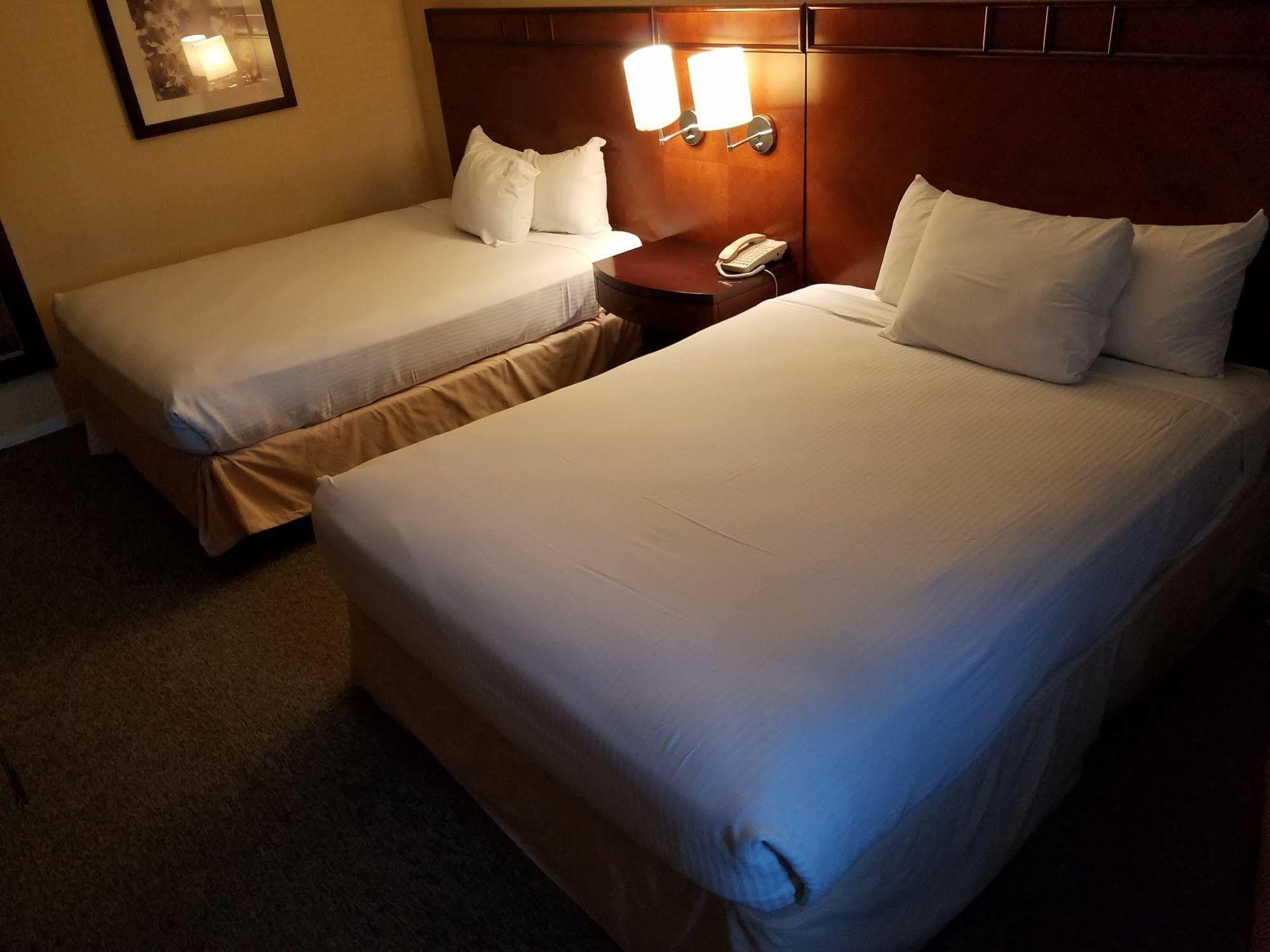 The Hotel Fresno Bagian luar foto