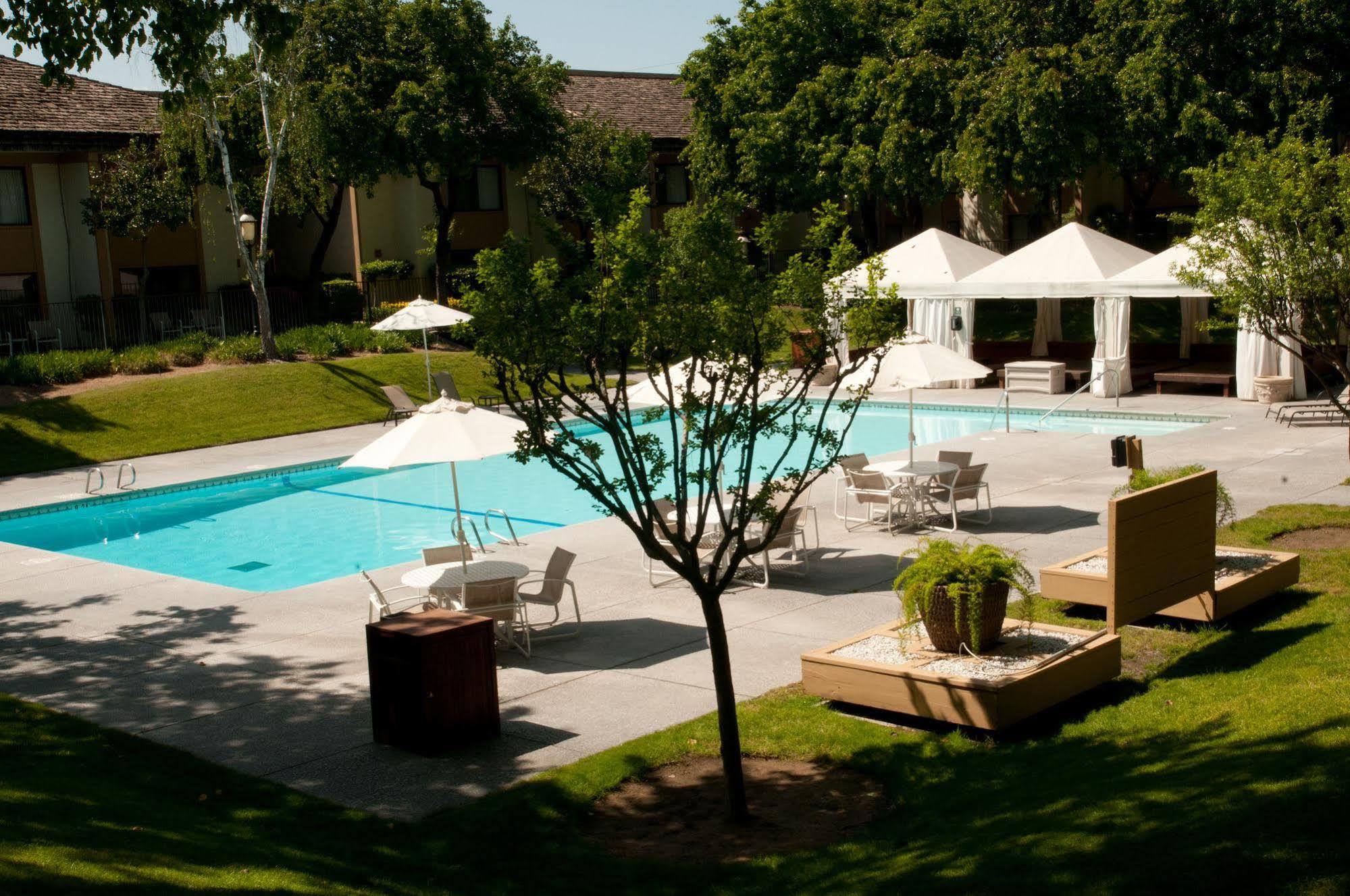 The Hotel Fresno Bagian luar foto