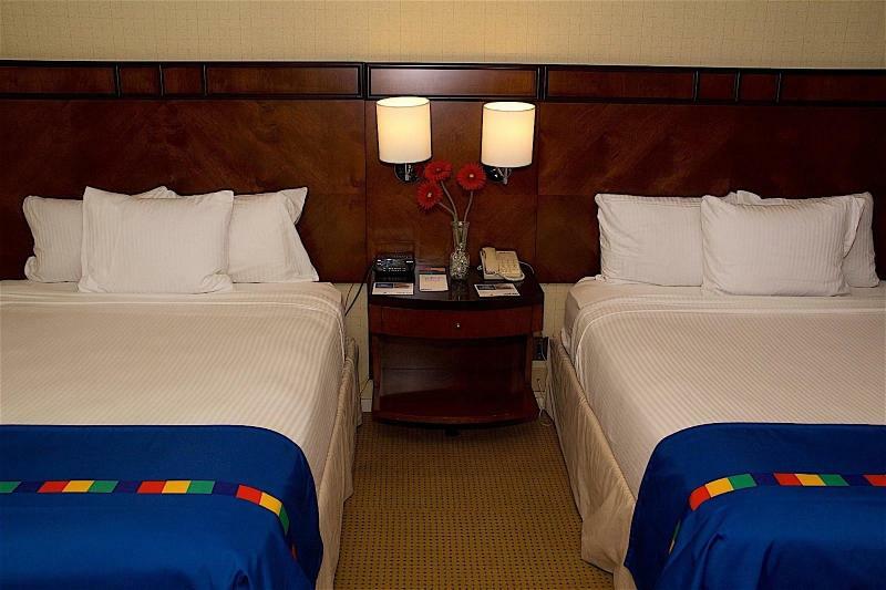 The Hotel Fresno Bagian luar foto