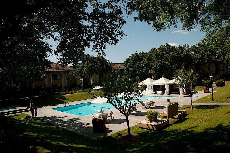 The Hotel Fresno Bagian luar foto